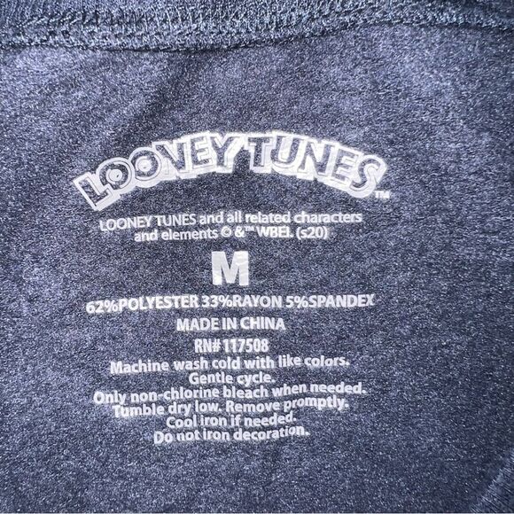 Looney Tunes Graphic Sweatshirt Gray Medium Cozy Soft Bugs Bunny Sylvester - Picture 6 of 7